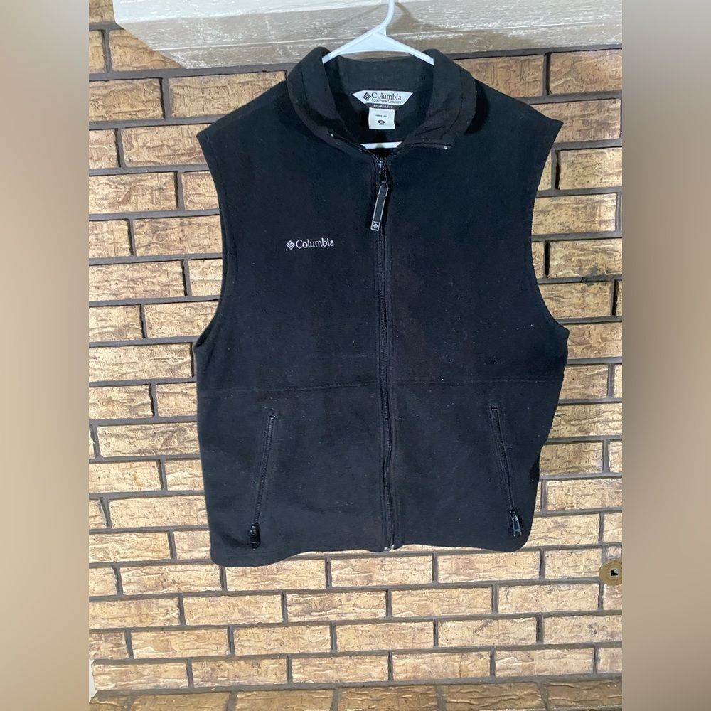 Black‎ Columbia fleece jacket